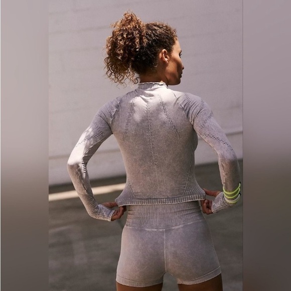 FREE PEOPLE Good Karma High Neck Athletic Top NEW - Picture 2 of 10